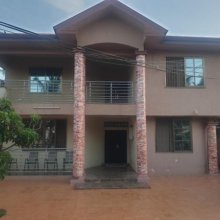 Fresh Air Lodge Sakumono Bagian luar foto
