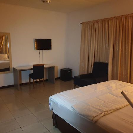 Fresh Air Lodge Sakumono Bagian luar foto