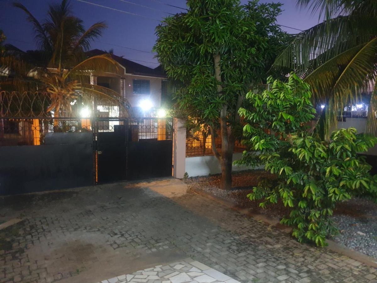 Fresh Air Lodge Sakumono Bagian luar foto