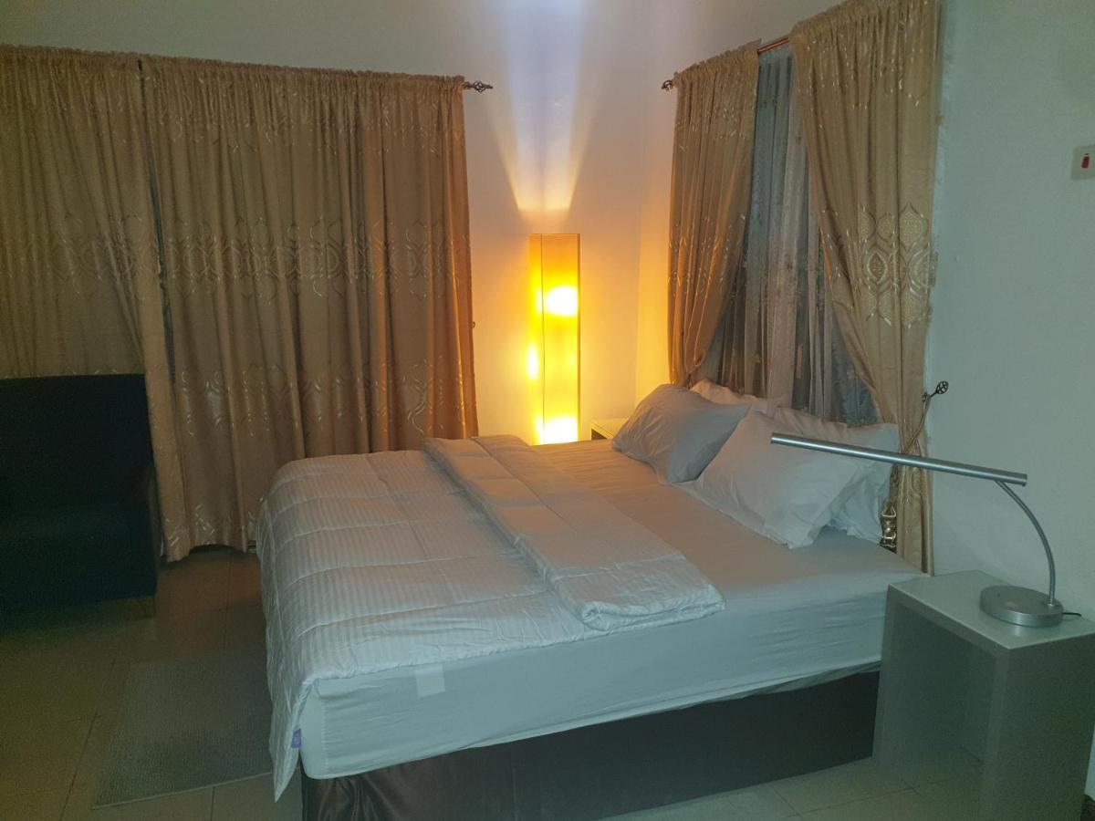 Fresh Air Lodge Sakumono Bagian luar foto