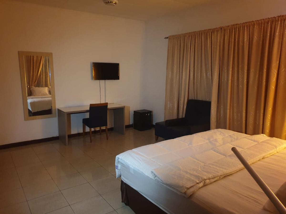 Fresh Air Lodge Sakumono Bagian luar foto