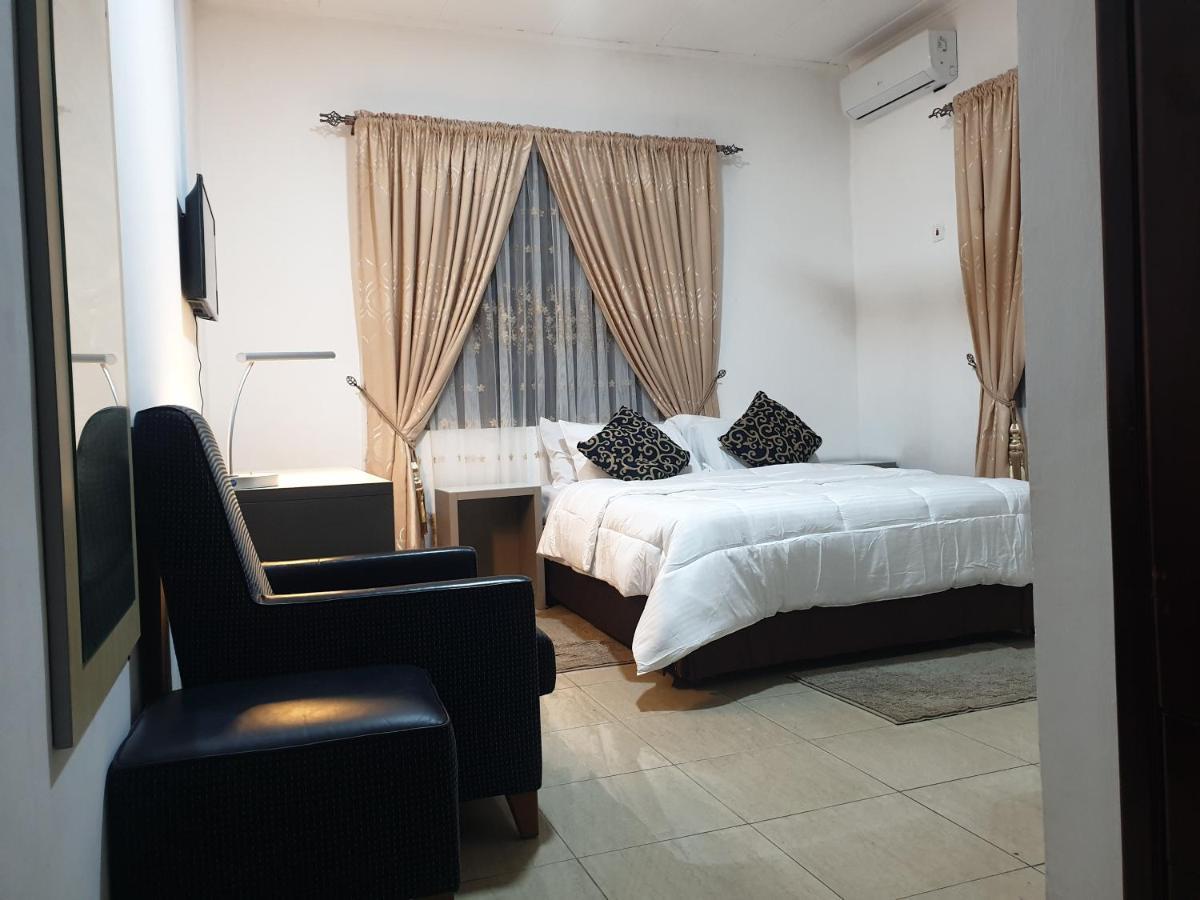 Fresh Air Lodge Sakumono Bagian luar foto