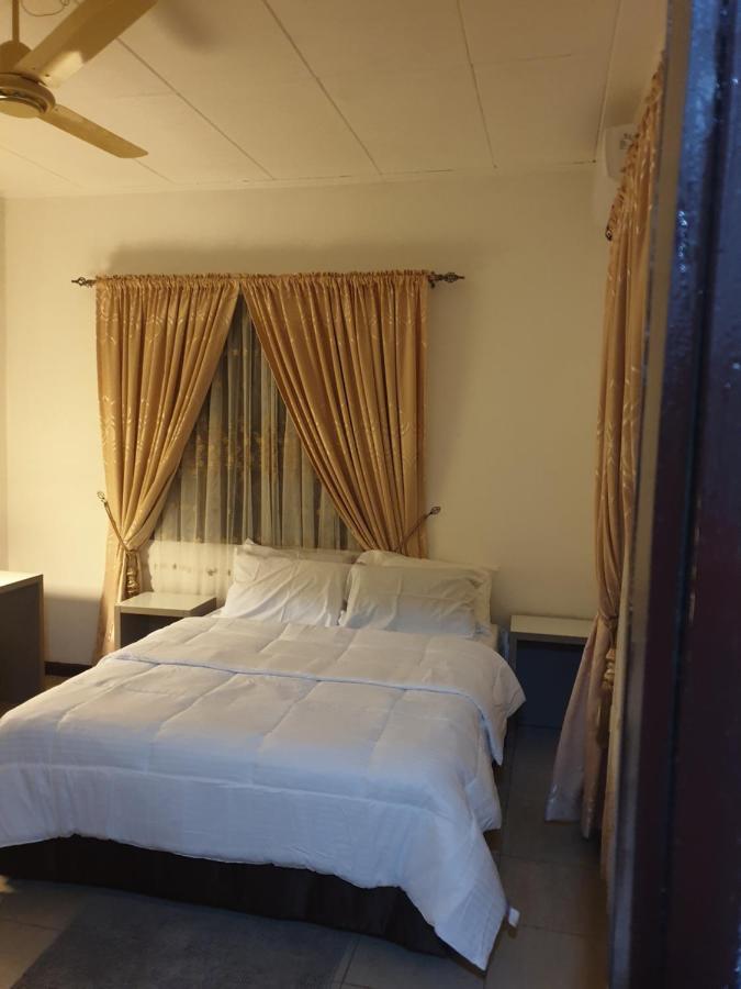 Fresh Air Lodge Sakumono Bagian luar foto