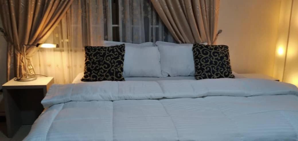 Fresh Air Lodge Sakumono Bagian luar foto