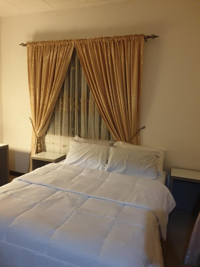 Fresh Air Lodge Sakumono Bagian luar foto